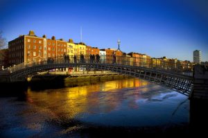 small-ch_120310_023 Hapenny Bridge